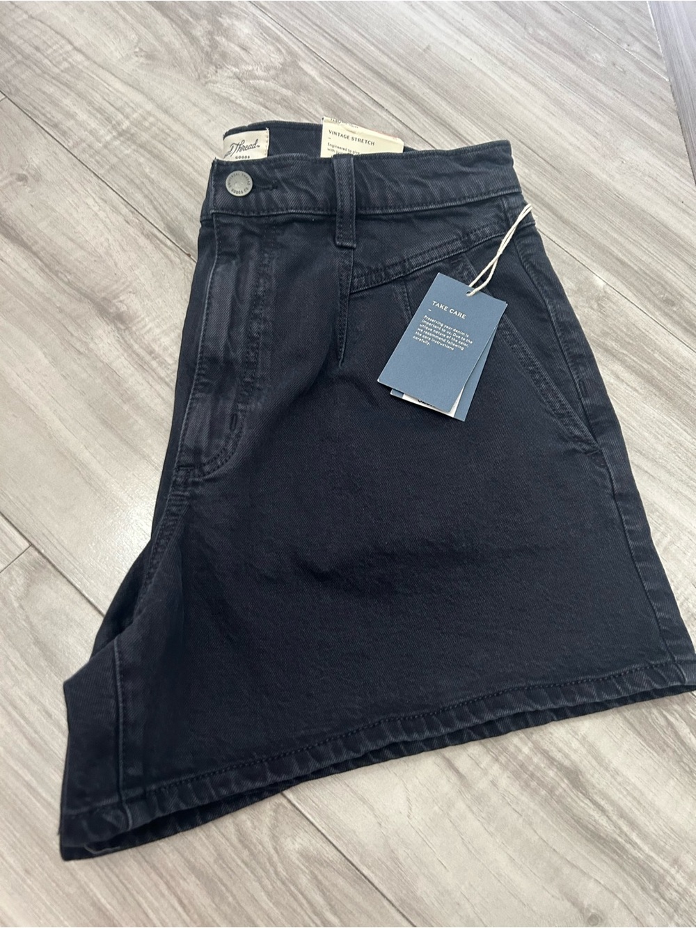 Universal Thread Shorts size 10